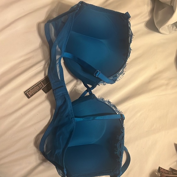 Victoria’s Secret Bombshell Bra 36 B - Picture 4 of 5